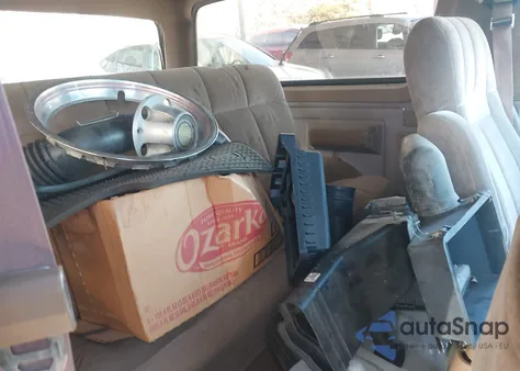 1986 Ford Bronco U100 z USA, uszkodzony, nr VIN 1FMDU15N6GLA59011